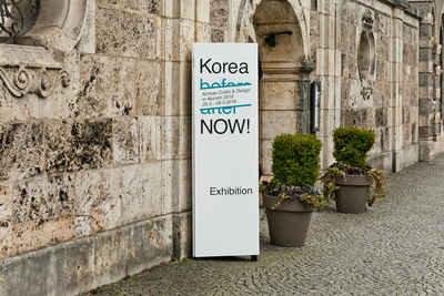 Exhibition label design for Korean crafts and design exhibition, Korea Now! at the Bavarian National Museum
